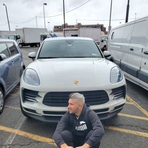 Meet your Posher, Gian carlo